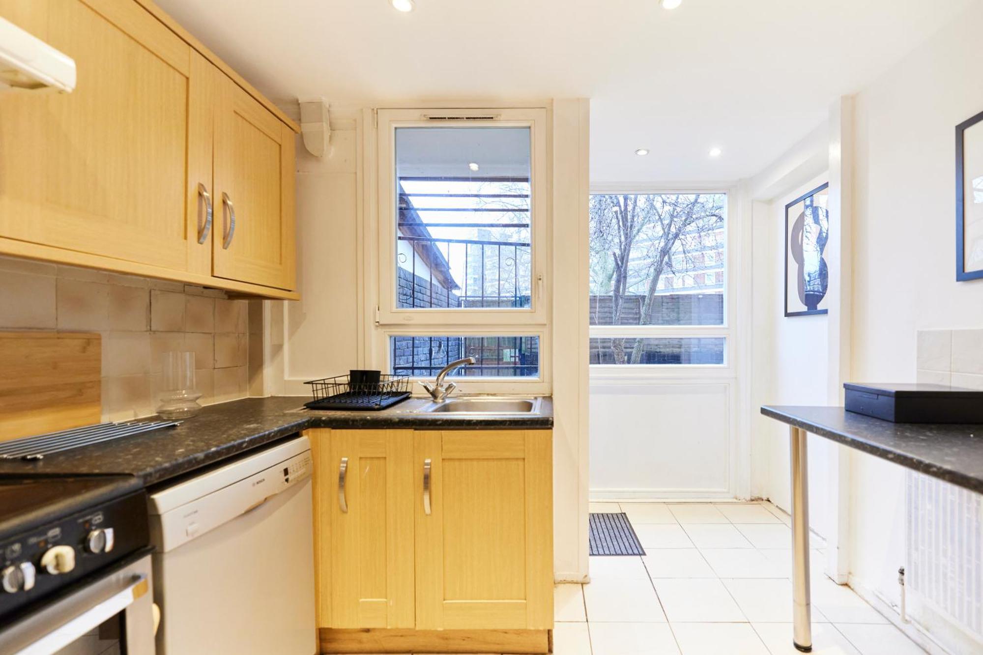 The Kennington Park Crib - Lovely 2Bdr Flat With Garden London Kültér fotó