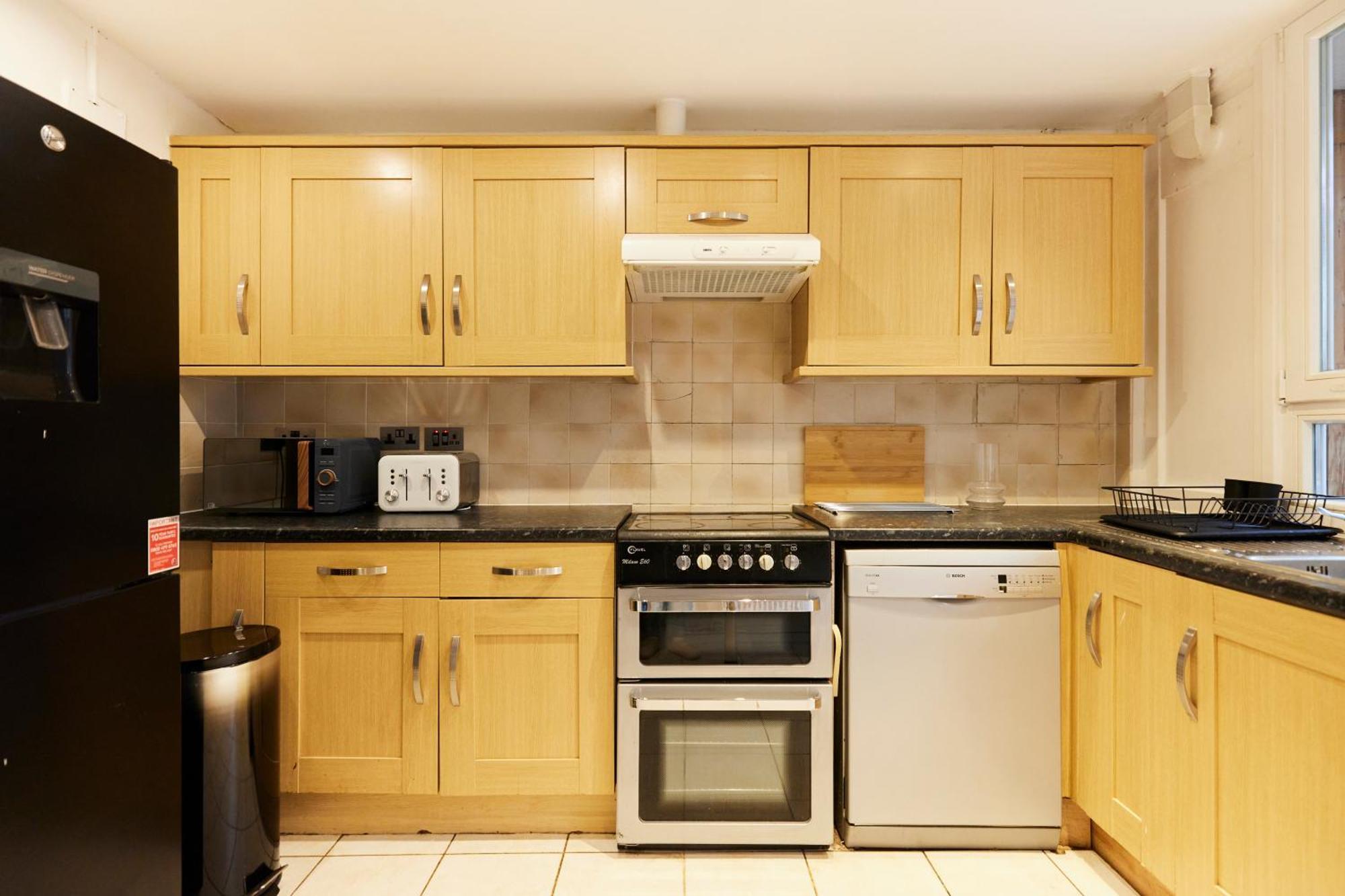 The Kennington Park Crib - Lovely 2Bdr Flat With Garden London Kültér fotó